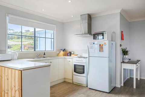 Omaroo Cottage Bruny Island - Sunshine Coast Tourism 8