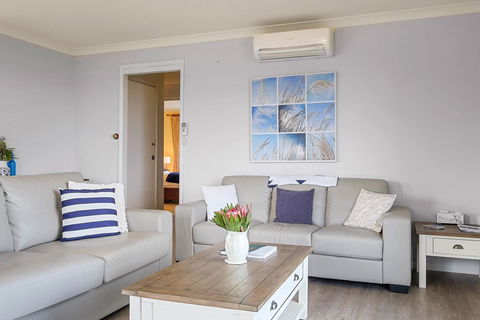 Omaroo Cottage Bruny Island - Sunshine Coast Tourism 4