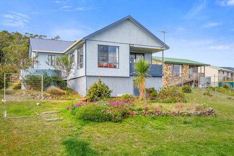 Omaroo Cottage Bruny Island - Sunshine Coast Tourism 16