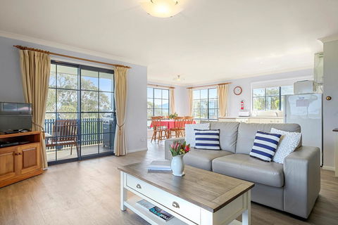 Omaroo Cottage Bruny Island - Sunshine Coast Tourism 0