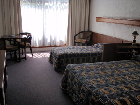 West Coaster Motel - Sunshine Coast Tourism 24