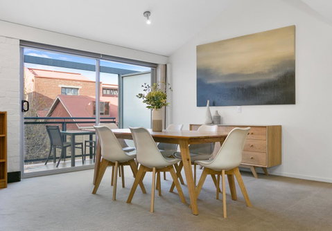 Sullivans Cove Apartments - Sunshine Coast Tourism 0