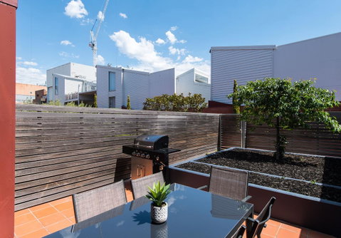 Sullivans Cove Apartments - Sunshine Coast Tourism 36