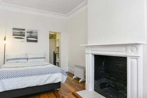 Trinity Hill Apartments - Sunshine Coast Tourism 3