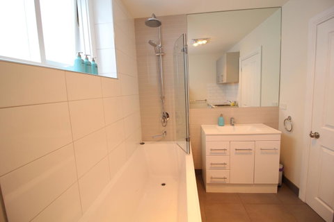 Trinity Hill Apartments - Sunshine Coast Tourism 22