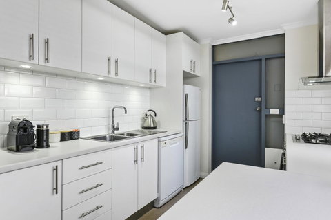 Trinity Hill Apartments - Sunshine Coast Tourism 7
