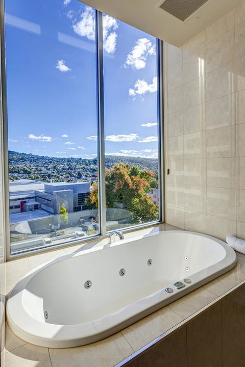 Mantra Charles Hotel - Sunshine Coast Tourism 2