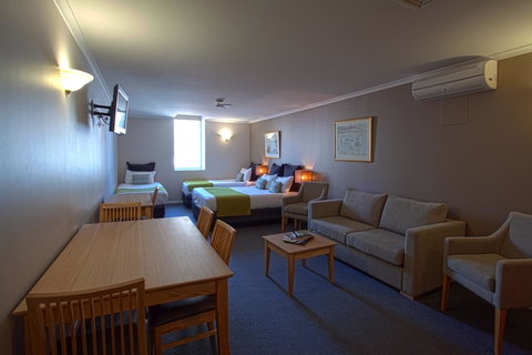 Hobart Waterfront Apartments - Sunshine Coast Tourism 18