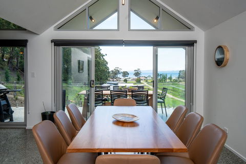 Adventure Bay Retreat Bruny Island - Holiday Sunshine Coast 26