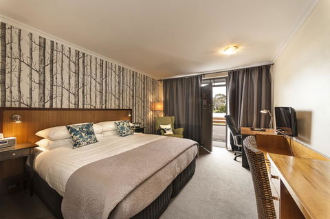 The Waterfront Wynyard - Sunshine Coast Tourism 0