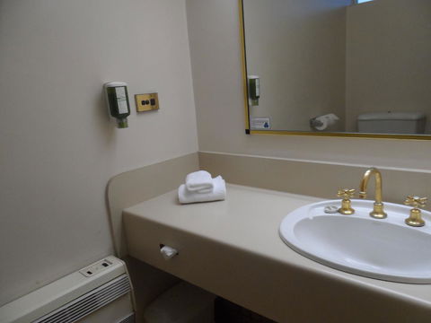 Commodore Regent - Sunshine Coast Tourism 44
