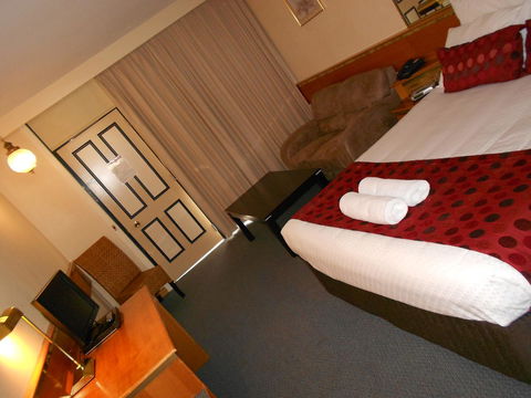 Commodore Regent - Sunshine Coast Tourism 3