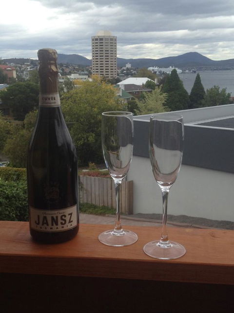 Reflections On The Bay - Holiday Sunshine Coast 4
