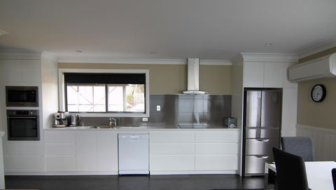 SEA EAGLE COTTAGE Amazing Views Of Bay Of Fires - Holiday Sunshine Coast 7