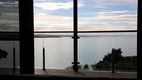 SEA EAGLE COTTAGE Amazing Views Of Bay Of Fires - Holiday Sunshine Coast 25