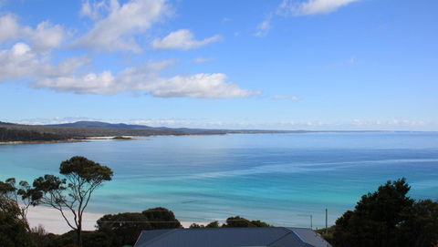 SEA EAGLE COTTAGE Amazing Views Of Bay Of Fires - Holiday Sunshine Coast 26