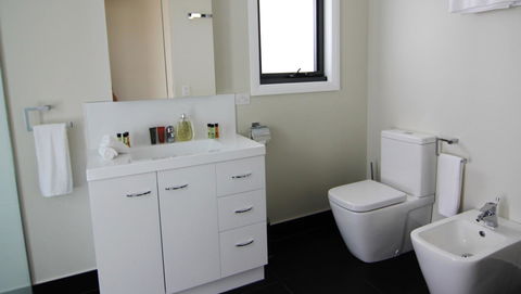 SEA EAGLE COTTAGE Amazing Views Of Bay Of Fires - Holiday Sunshine Coast 28