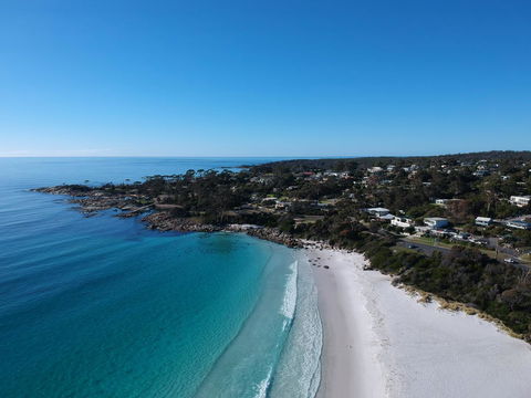 SEA EAGLE COTTAGE Amazing Views Of Bay Of Fires - Holiday Sunshine Coast 13
