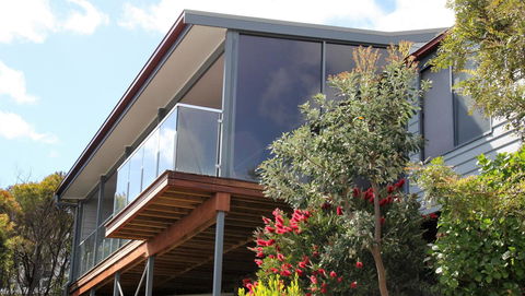 SEA EAGLE COTTAGE Amazing Views Of Bay Of Fires - Holiday Sunshine Coast 11