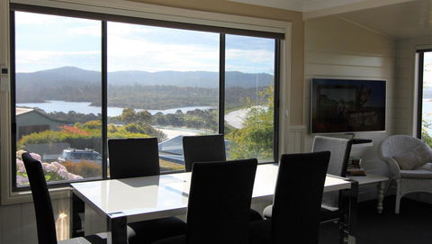 SEA EAGLE COTTAGE Amazing Views Of Bay Of Fires - Holiday Sunshine Coast 24