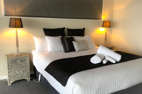 SEA EAGLE COTTAGE Amazing Views Of Bay Of Fires - Holiday Sunshine Coast 2