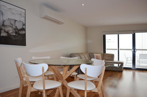Kangaroo Bay Apartments - Sunshine Coast Tourism 9