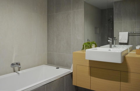 Kangaroo Bay Apartments - Sunshine Coast Tourism 3