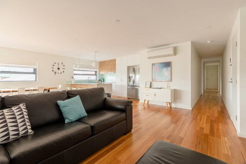 Kangaroo Bay Apartments - Sunshine Coast Tourism 32