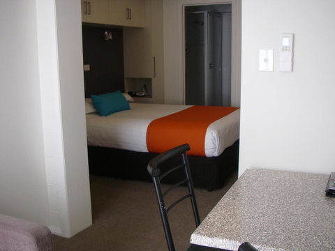 Motel 429 - Sunshine Coast Tourism 40