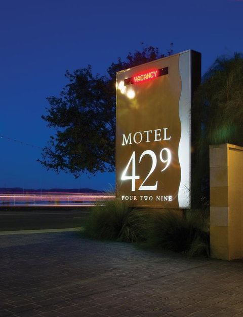 Motel 429 - Sunshine Coast Tourism 8