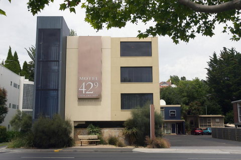 Motel 429 - Sunshine Coast Tourism 38