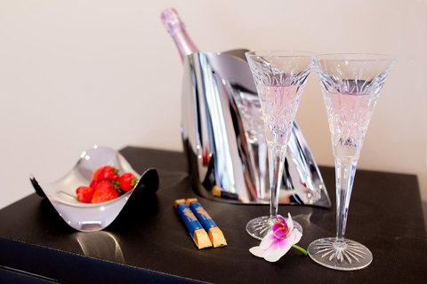 Amare Beachside Luxury - Holiday Sunshine Coast 27