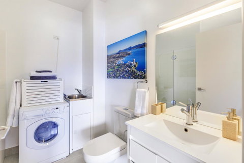 Bellerive Marina View Apartments NO 27 - Sunshine Coast Tourism 10