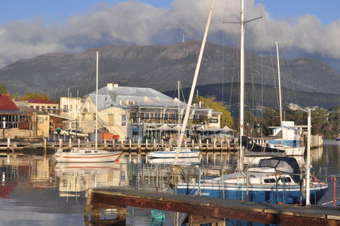Bellerive Marina View Apartments NO 27 - Sunshine Coast Tourism 23