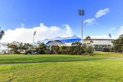 Bellerive Marina View Apartments NO 27 - Sunshine Coast Tourism 19