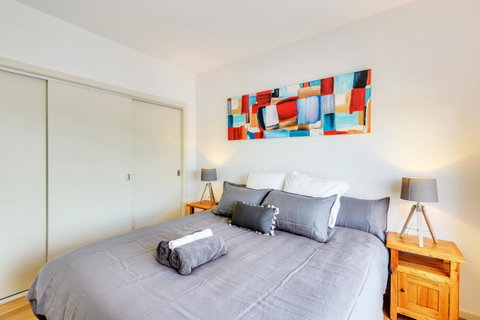 Bellerive Marina View Apartments NO 27 - Sunshine Coast Tourism 5