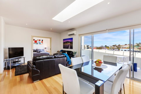Bellerive Marina View Apartments NO 27 - Sunshine Coast Tourism 2