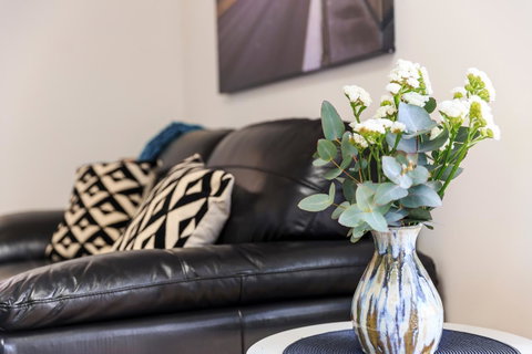 Bellerive Marina View Apartments NO 27 - Sunshine Coast Tourism 7