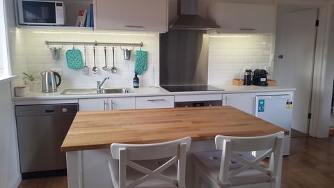 Driftwood-Cottage - Sunshine Coast Tourism 1