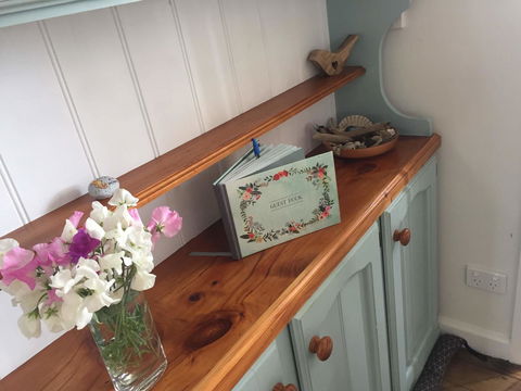 Driftwood-Cottage - Sunshine Coast Tourism 6
