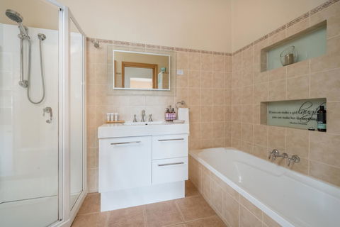 Jones On Wilson Boutique B&B - Sunshine Coast Tourism 6