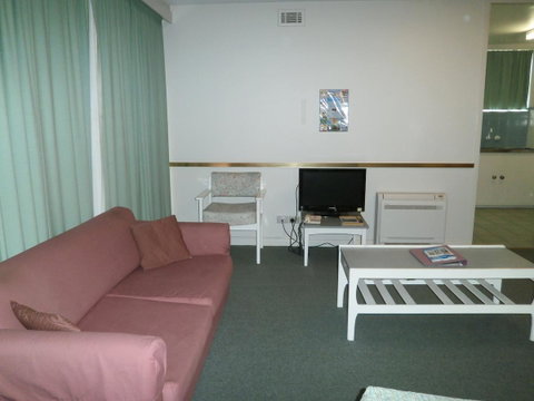Parklane Motel - Sunshine Coast Tourism 32