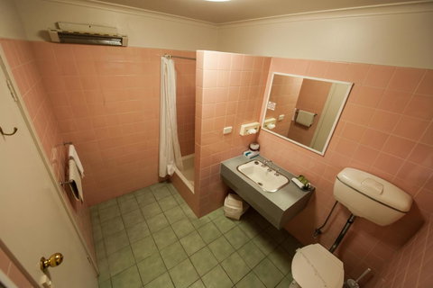 Parklane Motel - Sunshine Coast Tourism 3