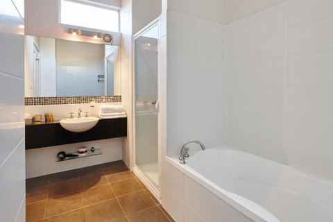 Auldington Hotel - Sunshine Coast Tourism 36