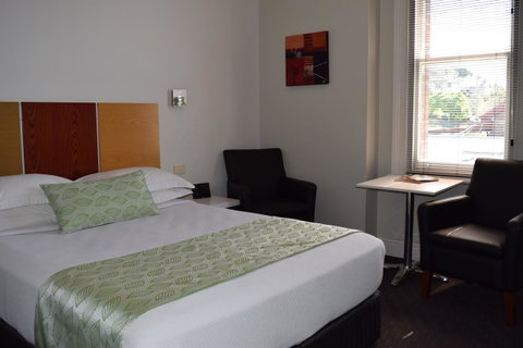 Auldington Hotel - Sunshine Coast Tourism 9