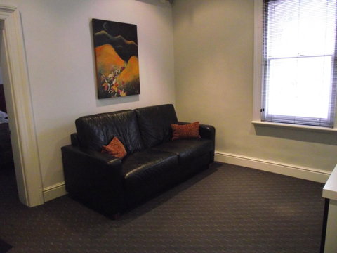 Auldington Hotel - Sunshine Coast Tourism 34