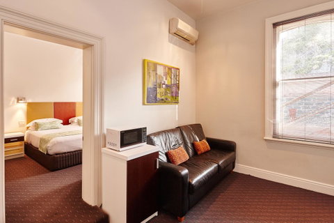 Auldington Hotel - Sunshine Coast Tourism 16