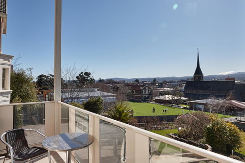 Auldington Hotel - Sunshine Coast Tourism 1