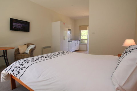 Richmond Coachmans Rest - Sunshine Coast Tourism 13