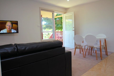 Richmond Coachmans Rest - Sunshine Coast Tourism 20